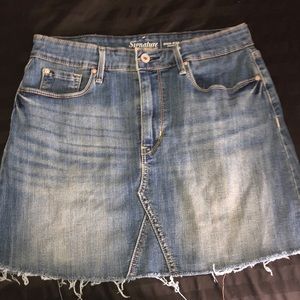 A blue Jean skirt